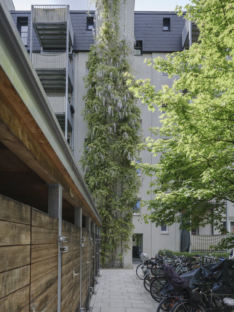 Mainzer Straße_Hof-Aufzug_Florian-Holzherr